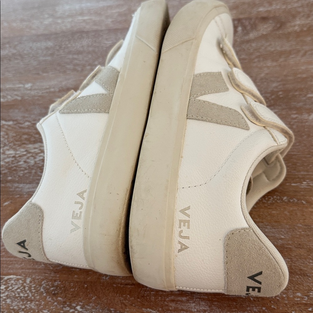 VEJA Recife Chromefree White 42.5 men or women